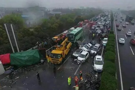 24小时道路救援电话漳龙高速拖车公司G76车辆维修补胎高速汽车救援服务